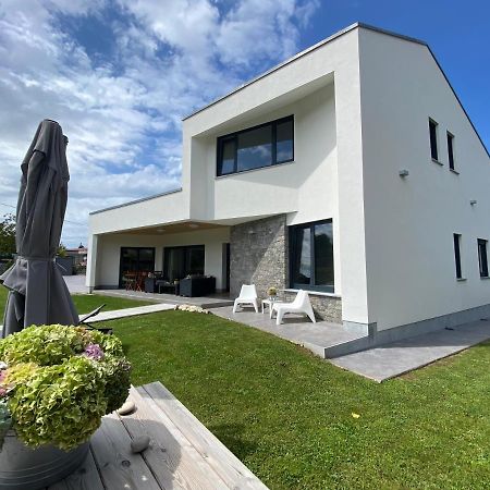 La Llosina Vivienda Vacacional Alquiler Integro ยาเนส ภายนอก รูปภาพ