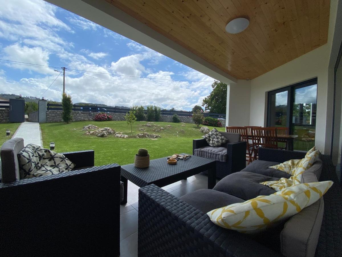 La Llosina Vivienda Vacacional Alquiler Integro ยาเนส ภายนอก รูปภาพ