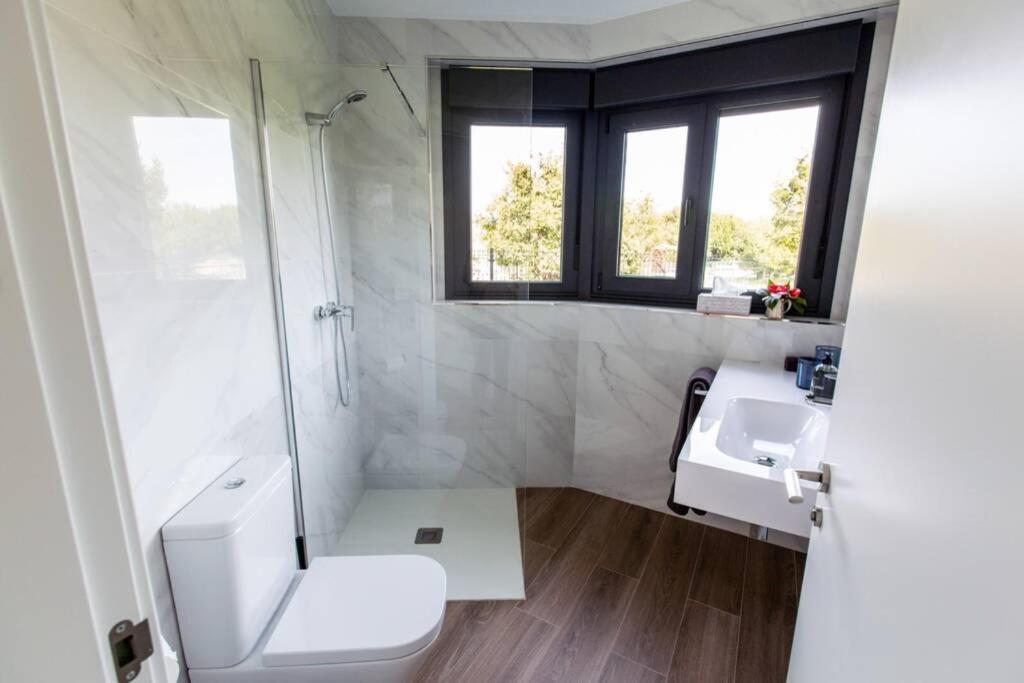La Llosina Vivienda Vacacional Alquiler Integro ยาเนส ภายนอก รูปภาพ