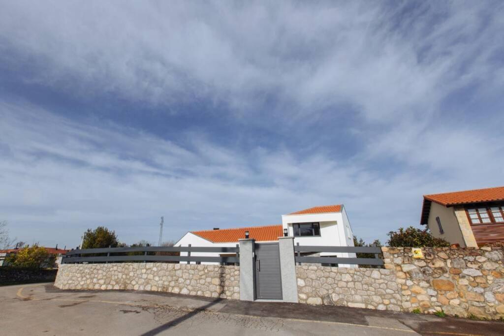 La Llosina Vivienda Vacacional Alquiler Integro ยาเนส ภายนอก รูปภาพ