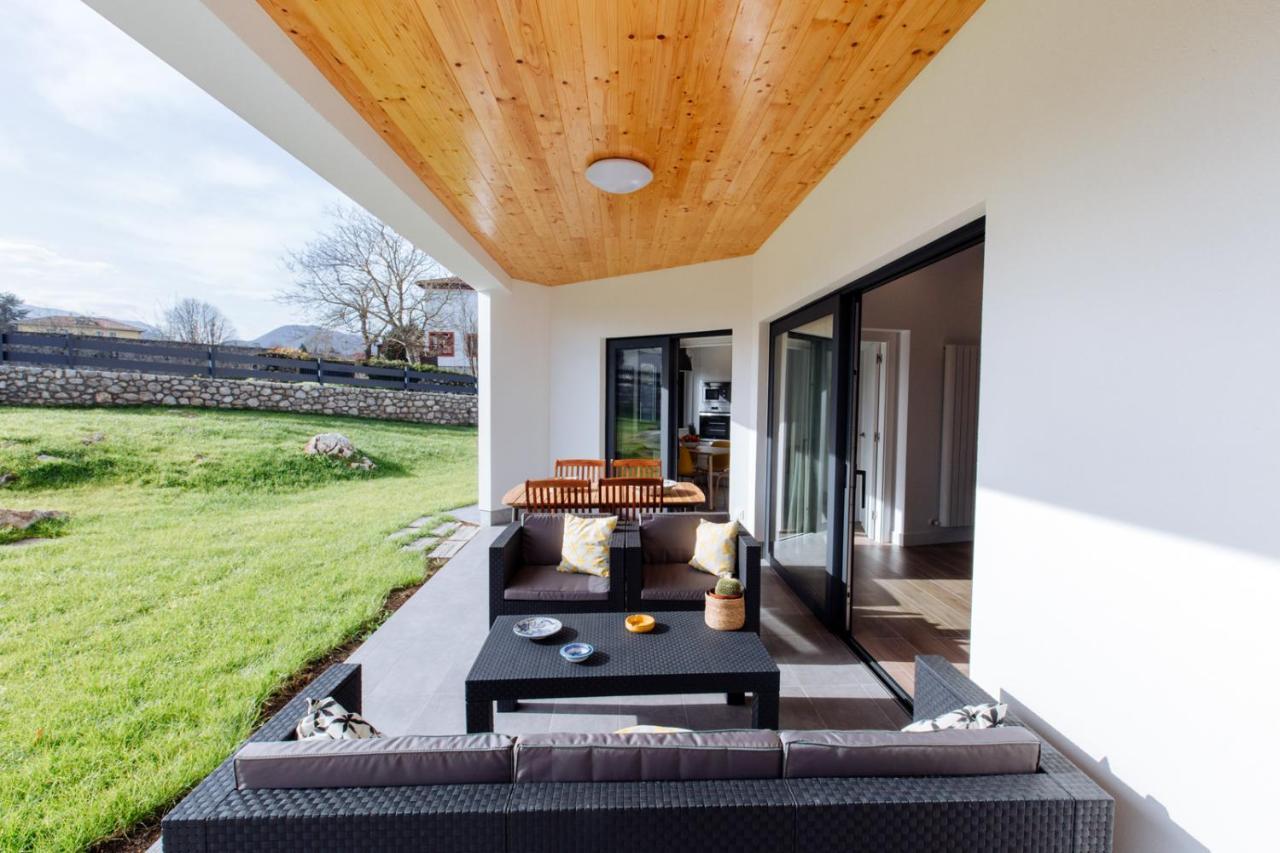 La Llosina Vivienda Vacacional Alquiler Integro ยาเนส ภายนอก รูปภาพ