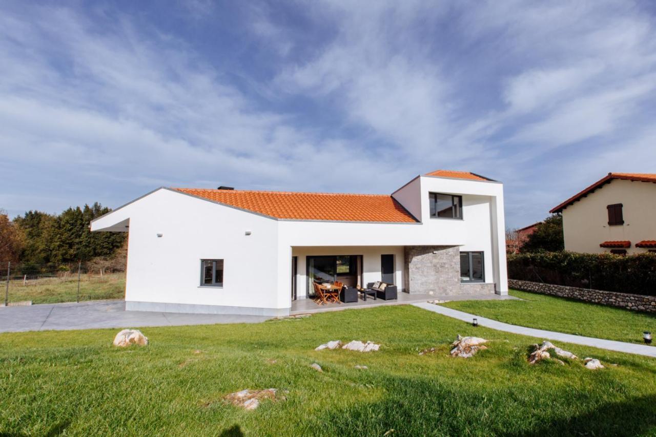 La Llosina Vivienda Vacacional Alquiler Integro ยาเนส ภายนอก รูปภาพ